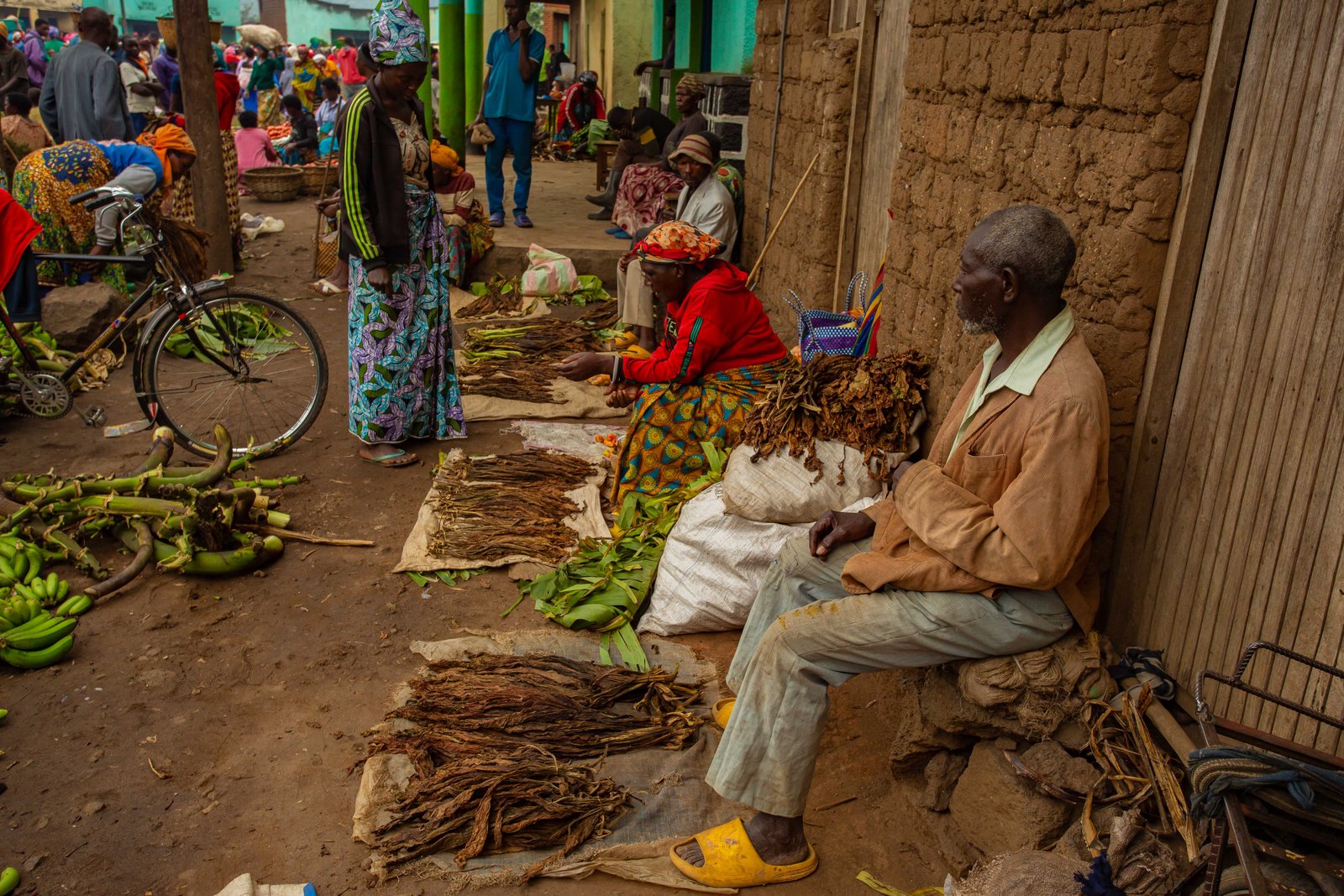 Traditional Cooking and Village Market Tour in Nyakinama